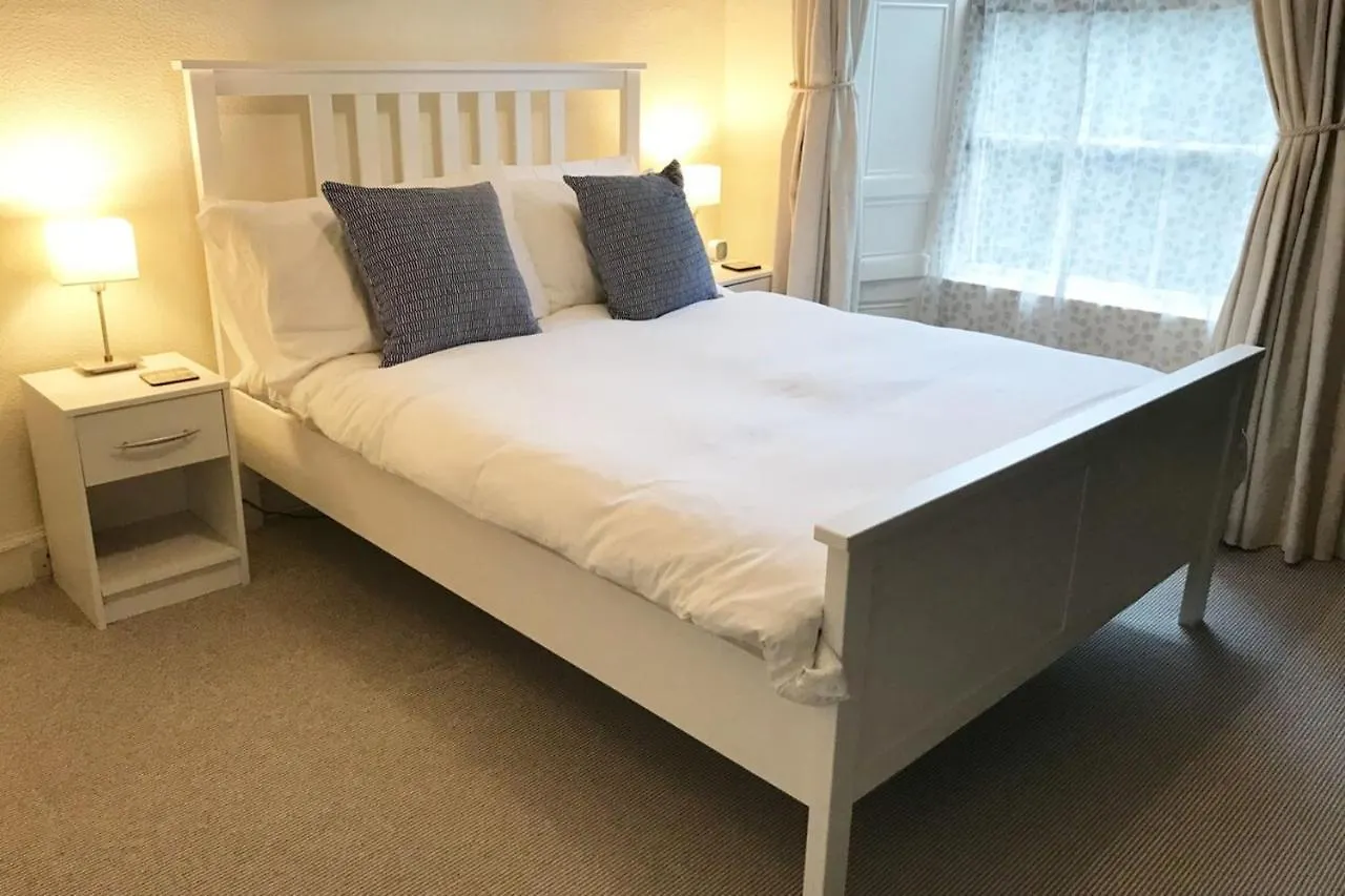 Central Edinburgh With Private Entrance & Patio 0*,  Großbritannien